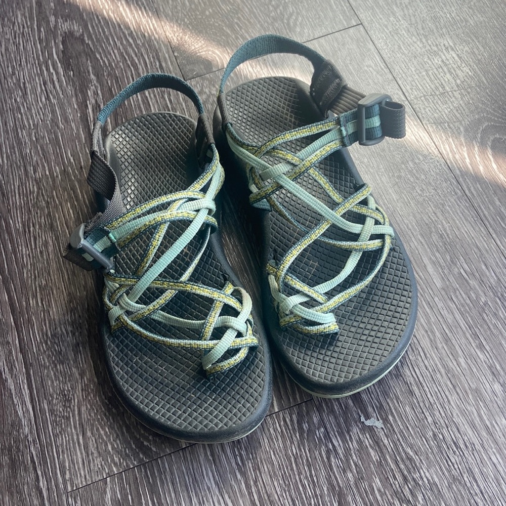 Women’s Chaco sandals size 6
